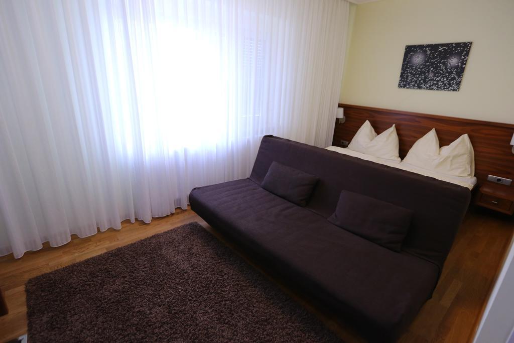 Hotel & Konditorei May Neufeld an der Leitha 외부 사진