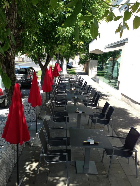 Hotel & Konditorei May Neufeld an der Leitha 외부 사진